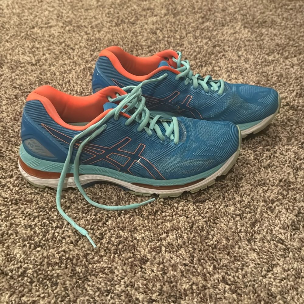 ASICS Gel Nimbus size 8.5